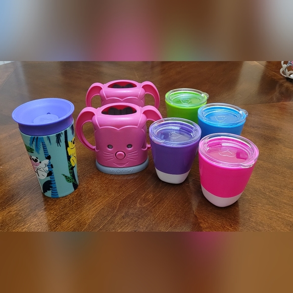 Toddler Bundle, 4 Sippy Cups , 2 Juice Box/Packet Holders and 360 Jungle Cup - Picture 1 of 3